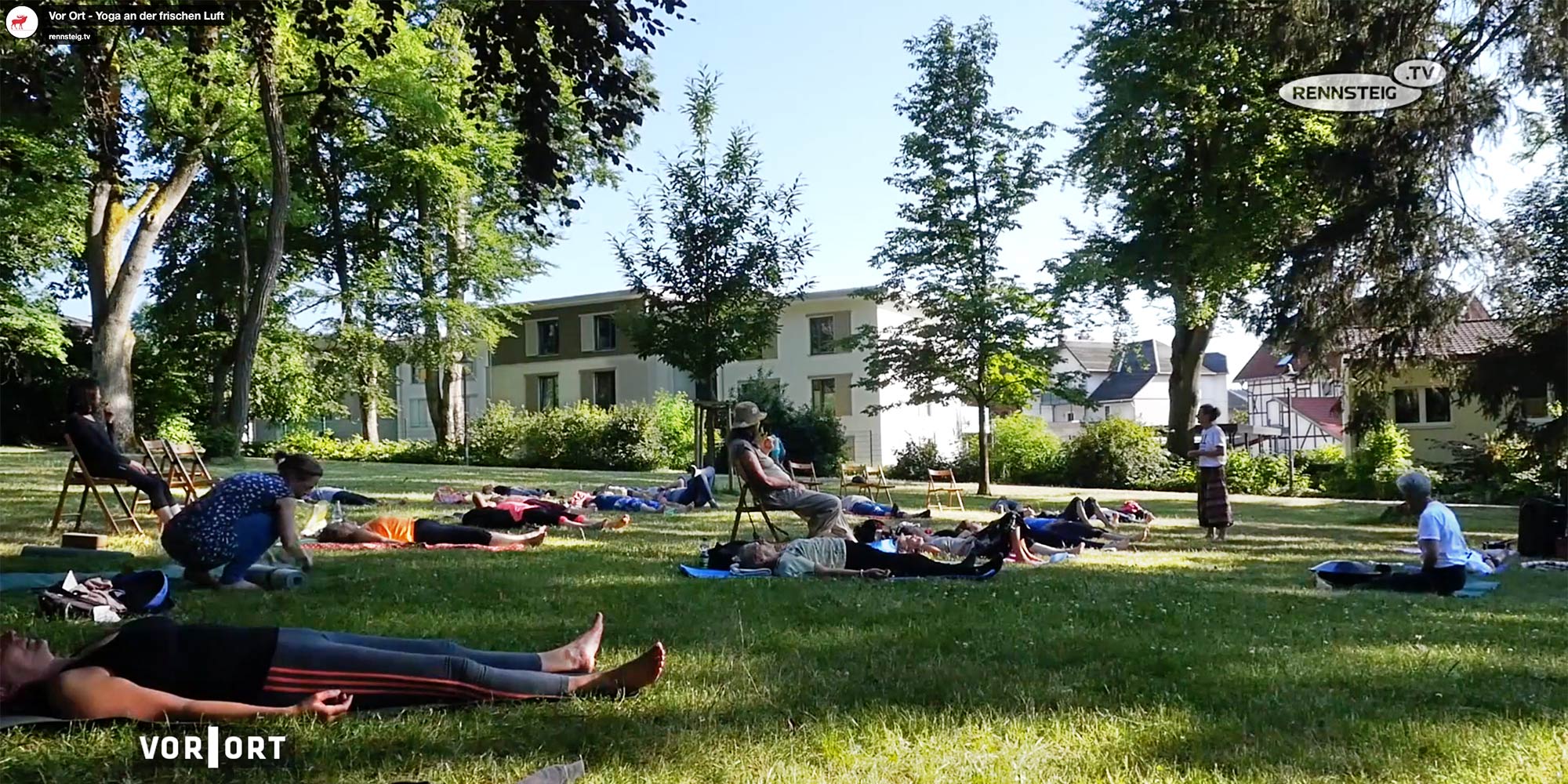 rennsteig.tv: Vor Ort - Yoga an der frischen Luft (Yoga im Stadtpark, 21.06.2022)